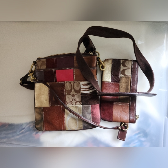 Coach bag patchwork leather suede signature purse in side. - Picture 4 of 8